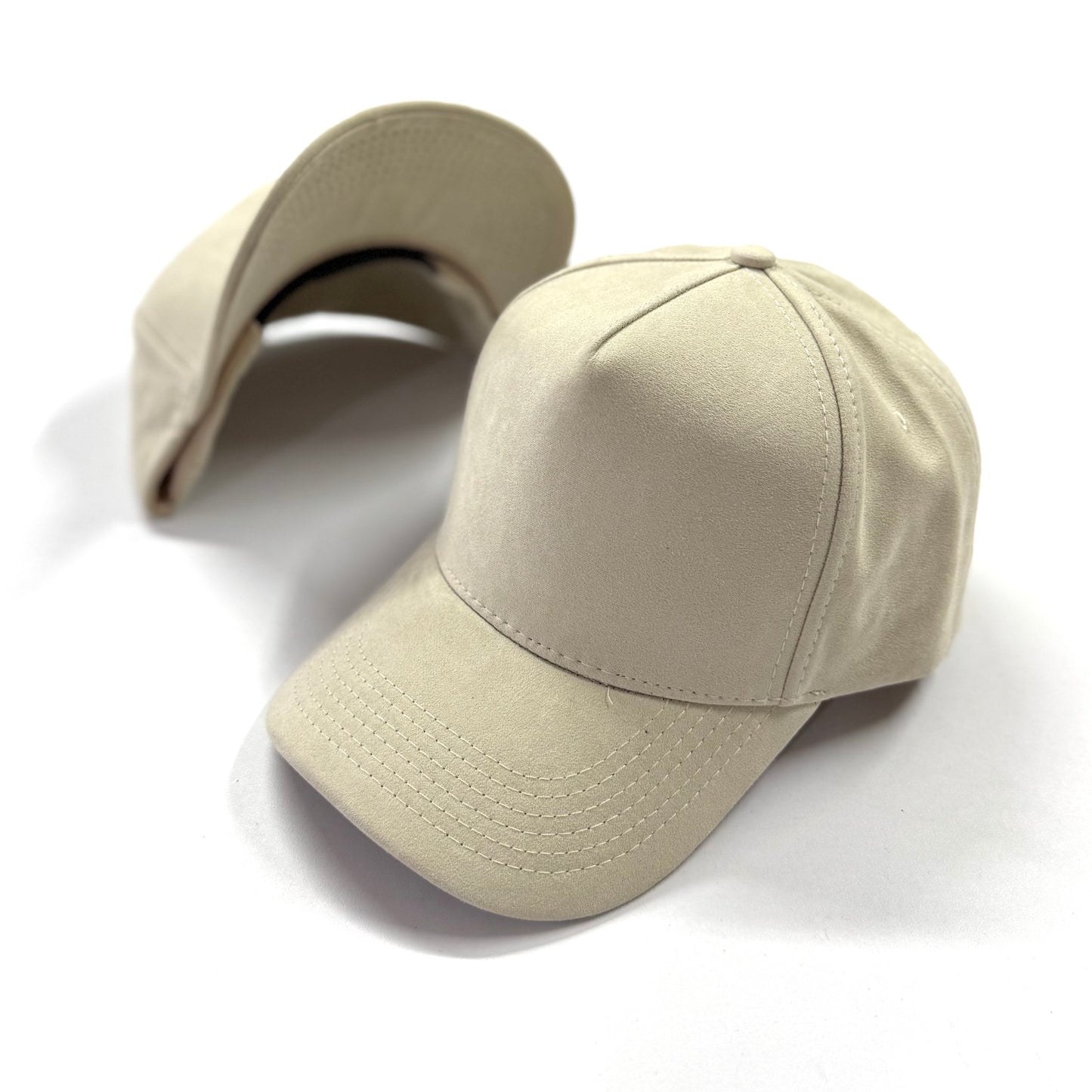 GORRA EN GAMUZA LISA BEIGE